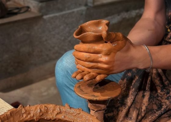 Wabi-Sabi кераміка: ручна ліпка та гончарний круг